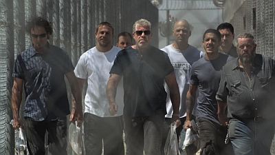 S04E01